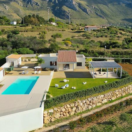Villa Etesiae Castellammare del Golfo Bagian luar foto